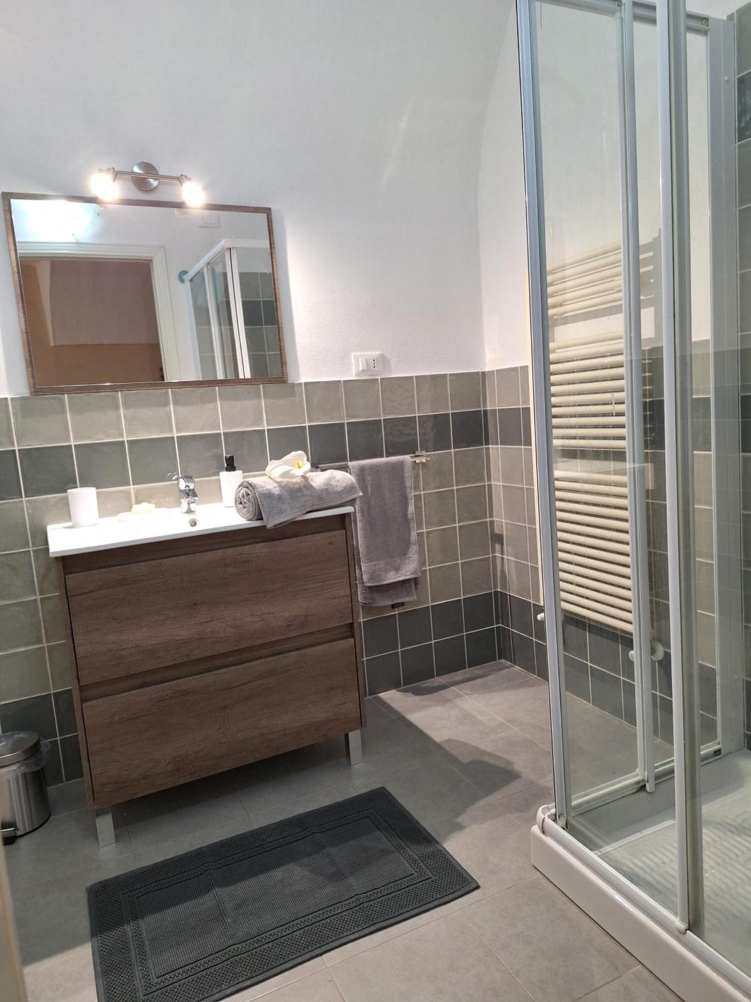 Casa Iris Apartment Cisano sul Neva Bagian luar foto